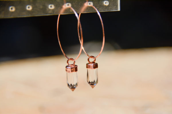 Cristal de Roche & Cuivre - Créoles Pointes Facetées