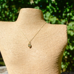 Topaze Bleu - Collier Coquillage