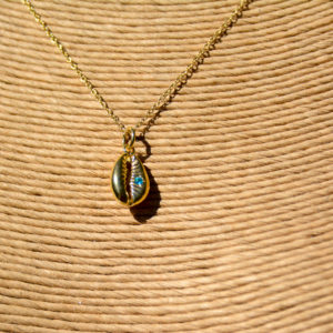 Calcédoine Aqua - Collier Coquillage