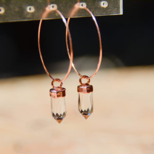 Cristal de Roche & Cuivre - Créoles Pointes Facetées