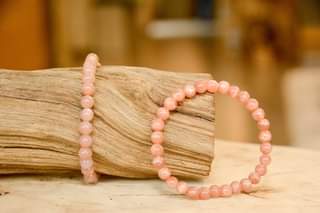 Peut être une image de bijoux